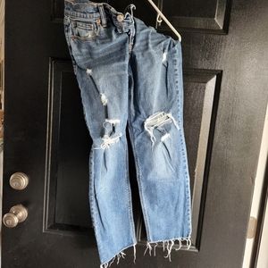 Size 6 old Navy mid-rise boyfriend jeans